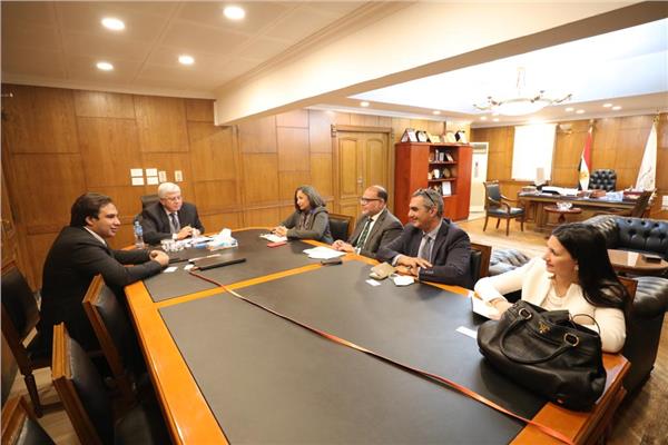 التعليم العالي والبنك المركزي